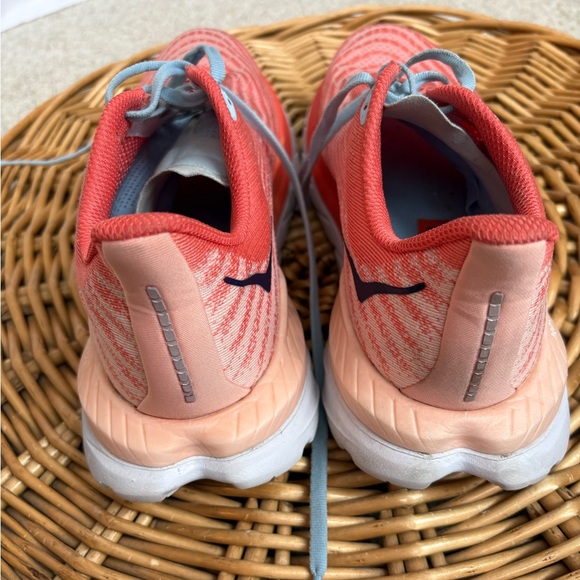 HOKA One One Mach 5 Running Sneakers in Camellia Peach Colorway Size 7.5 - Picture 6 of 9